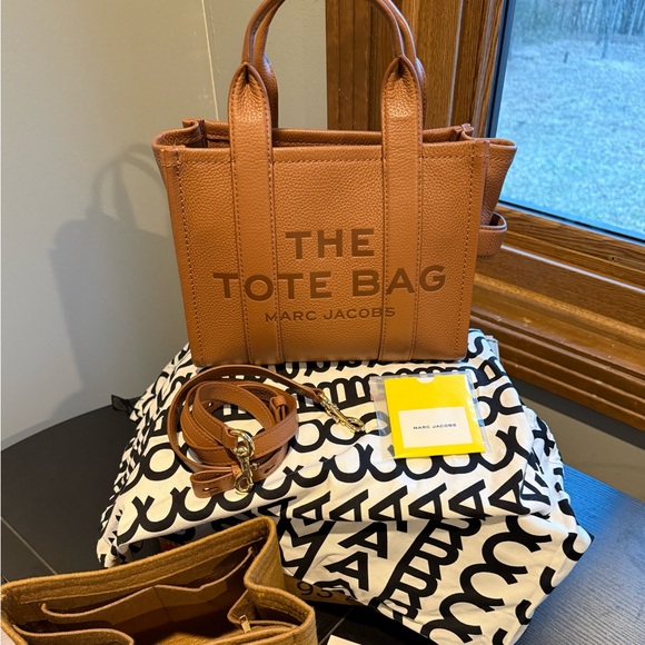 Marc Jacobs Tan Leather Tote Bag- small - Picture 3 of 7